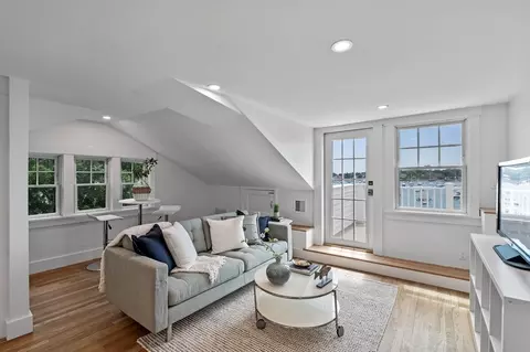 Living - 95 Front St #6, Marblehead, MA 01945 photo 1 of 1