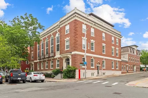 17 Central St #10, Salem, MA 01970