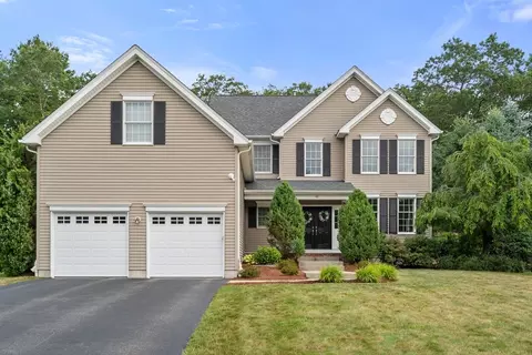 49 Hound Pack Cir, Walpole, MA 02032