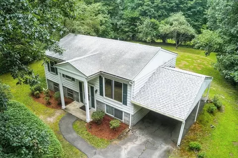 112 Leverett Rd, Amherst, MA 01002