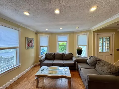 19 Forsberg St, Worcester, MA 01607 photo 3