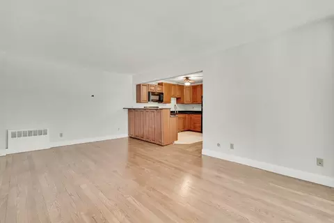 Living - 32 Juniper St #97, Brookline, MA 02445 photo 3 of 4