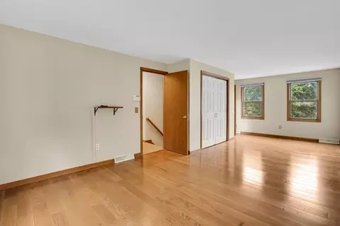 61 Caitlin Dr, Springfield, MA 01118 photo 17