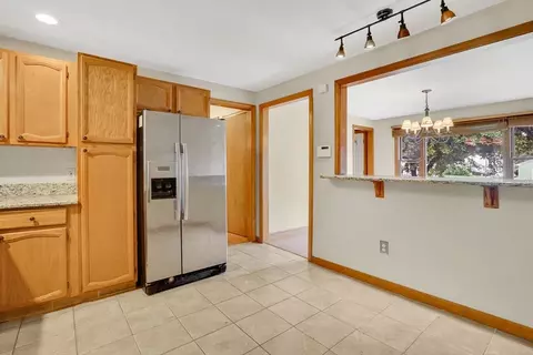 61 Caitlin Dr, Springfield, MA 01118 photo 8
