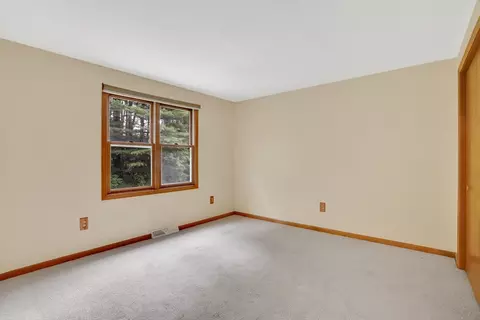 61 Caitlin Dr, Springfield, MA 01118 photo 23