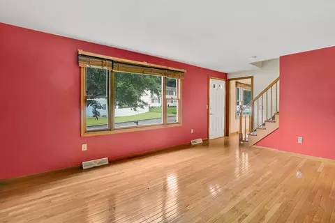 61 Caitlin Dr, Springfield, MA 01118 photo 4