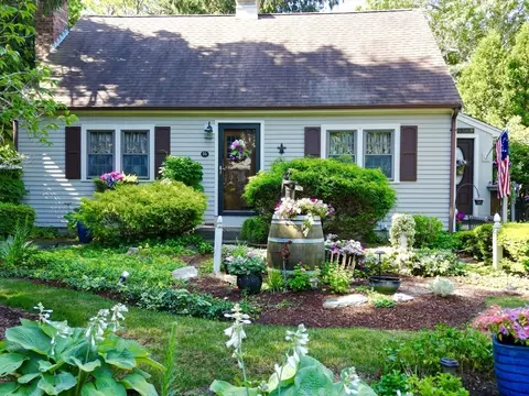 14 Brigantine Cir, Plymouth, MA 02360