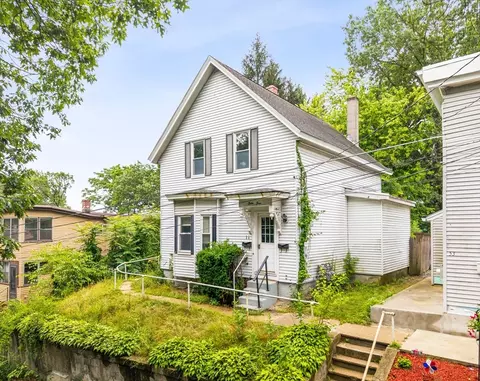 55 Smith St, Fitchburg, MA 01420