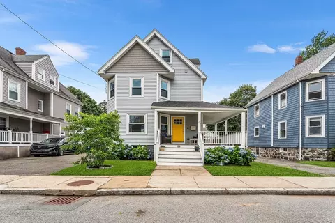 24 Cass St, Melrose, MA 02176
