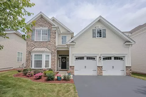 75 Sherwood Dr #152, Methuen, MA 01844