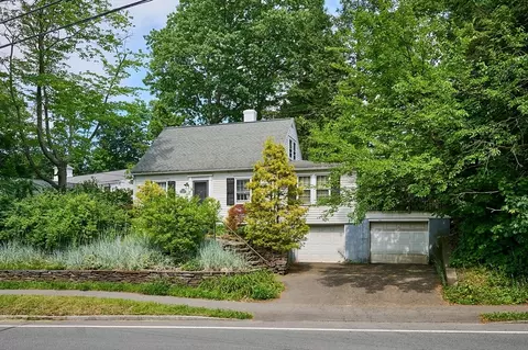 289 Triangle St, Amherst, MA 01002