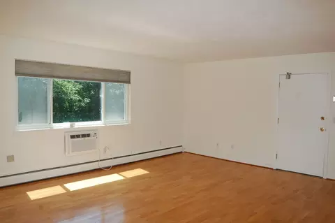 Living - 48 Will Dr #72, Canton, MA 02021 photo 4 of 4