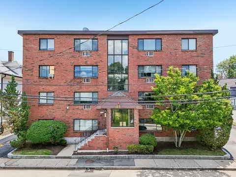 41 Walnut St #22, Waltham, MA 02453