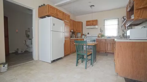 11 Spruce St, Springfield, MA 01105 photo 7