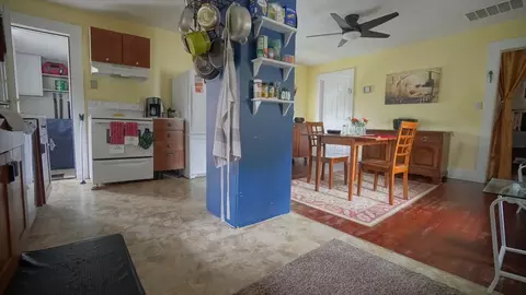 11 Spruce St, Springfield, MA 01105 photo 18