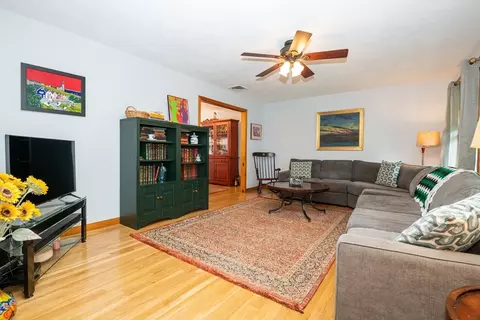 2 Eustis St, Stoneham, MA 02180 photo 7