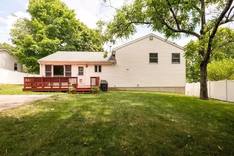 2 Eustis St, Stoneham, MA 02180 photo 4