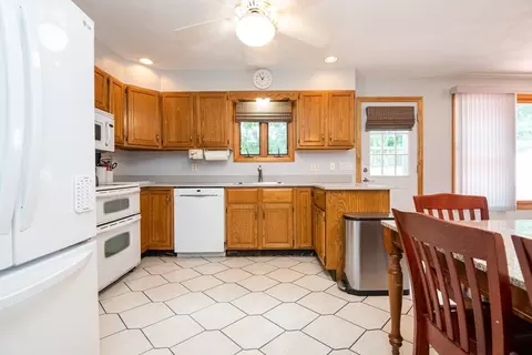2 Eustis St, Stoneham, MA 02180 photo 11