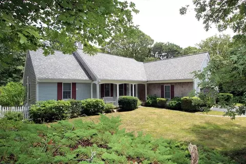 18 Chickadee Ln, Brewster, MA 02631