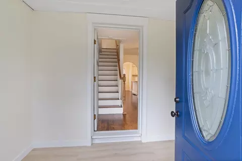 Entry Way - 22 Morris St, Webster, MA 01570 photo 1 of 3