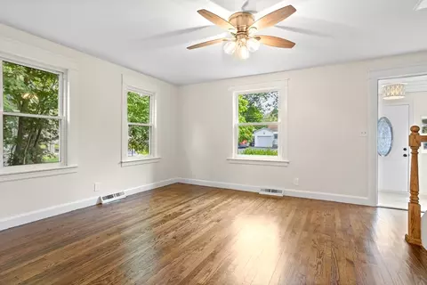 Living - 22 Morris St, Webster, MA 01570 photo 2 of 3