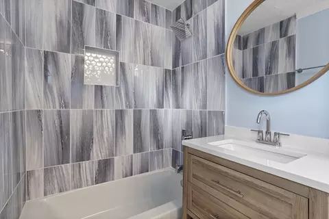 Bath - 22 Morris St, Webster, MA 01570 photo 2 of 3