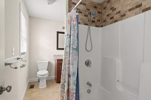 Bath - 9 Bartlett St, Salisbury, MA 01952 photo 2 of 2