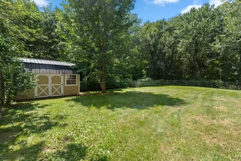 Exterior - 9 Bartlett St, Salisbury, MA 01952 photo 5 of 11