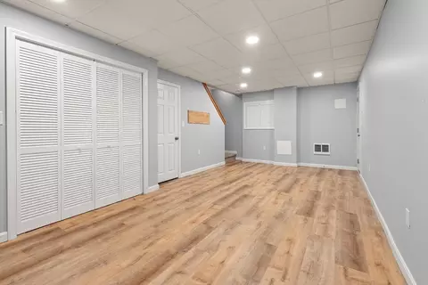 Living - 9 Bartlett St, Salisbury, MA 01952 photo 5 of 5