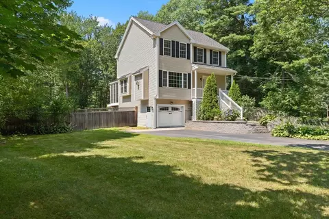 Exterior - 9 Bartlett St, Salisbury, MA 01952 photo 10 of 11