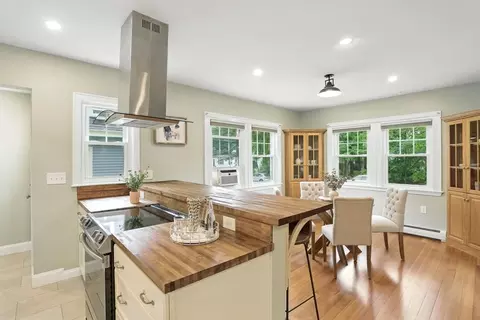 Kitchen - 10 Thorndike St, Reading, MA 01867 photo 5 of 6