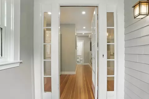 Entry Way - 10 Thorndike St, Reading, MA 01867 photo 1 of 7