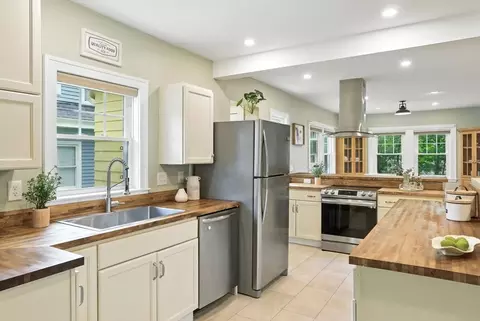 Kitchen - 10 Thorndike St, Reading, MA 01867 photo 1 of 6