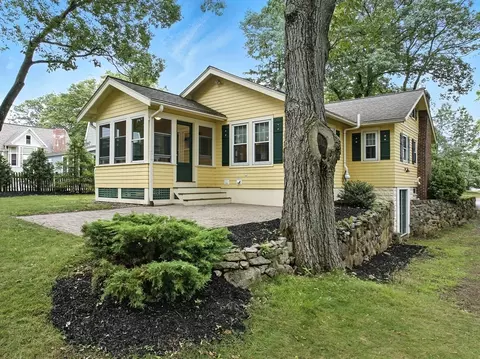 Exterior - 10 Thorndike St, Reading, MA 01867 photo 3 of 8
