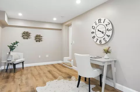 Entry Way - 10 Thorndike St, Reading, MA 01867 photo 7 of 7