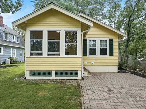 Exterior - 10 Thorndike St, Reading, MA 01867 photo 5 of 8