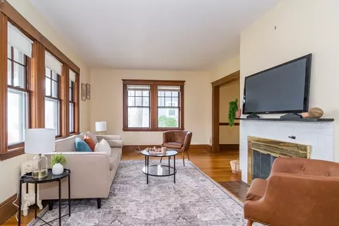 1090 Greendale Ave, Needham, MA 02492 photo 4