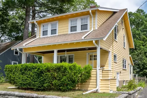 1090 Greendale Ave, Needham, MA 02492