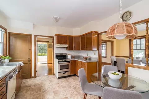 1090 Greendale Ave, Needham, MA 02492 photo 10