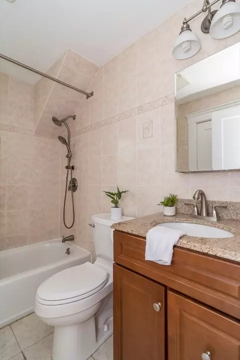 1090 Greendale Ave, Needham, MA 02492 photo 17