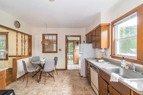 1090 Greendale Ave, Needham, MA 02492 photo 11