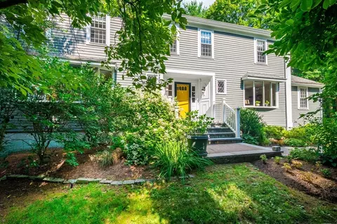 61 Hancock St, Lexington, MA 02420
