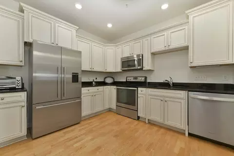 Kitchen - 57 Augustus Ct #1013, Reading, MA 01867 photo 1 of 3