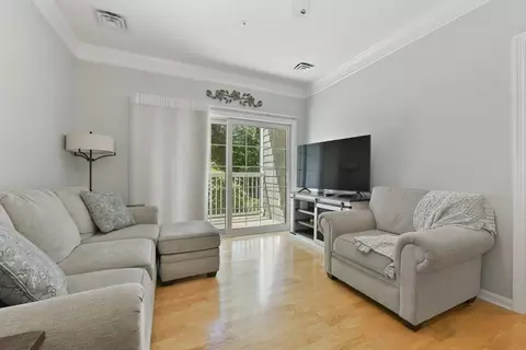 Living - 57 Augustus Ct #1013, Reading, MA 01867 photo 1 of 3
