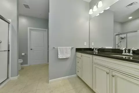Bath - 57 Augustus Ct #1013, Reading, MA 01867 photo 1 of 3