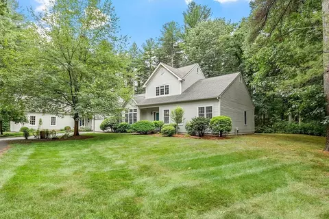 1 Emery Rd #1, Bedford, MA 01730