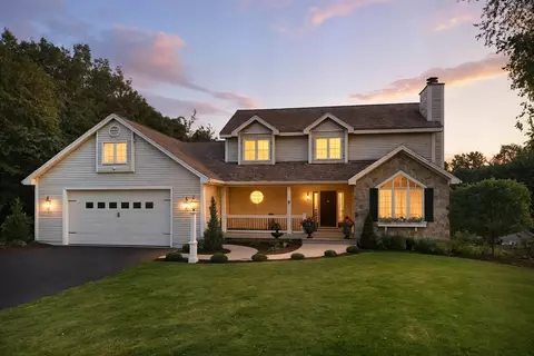 11 Applewood Ln, Saugus, MA 01906