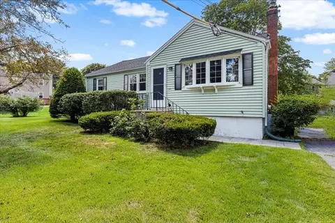 10 Carson Rd, Woburn, MA 01801