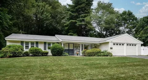 9 Larnis Rd, Framingham, MA 01701