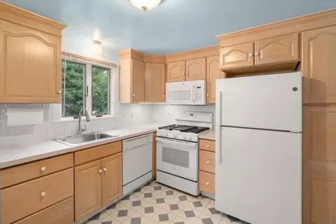 95 Marked Tree Rd, Needham, MA 02492 photo 8